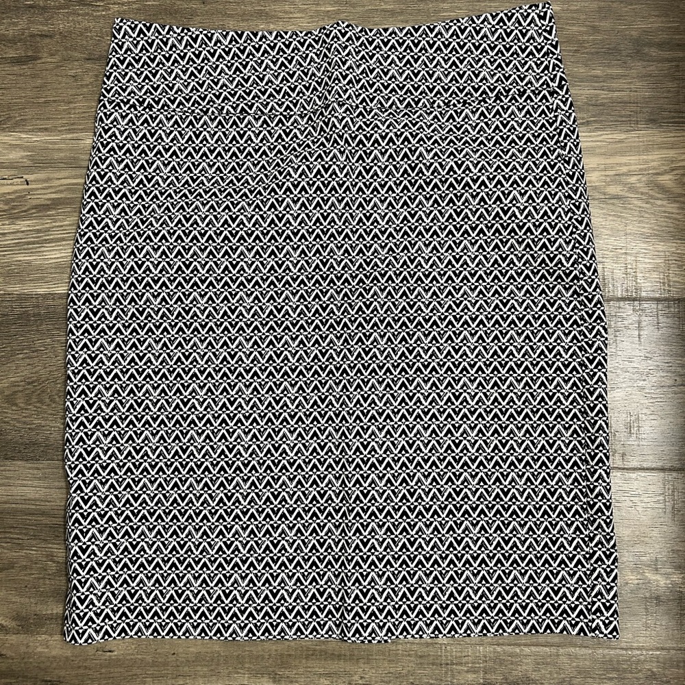Black and White Patterned Women's Skirt